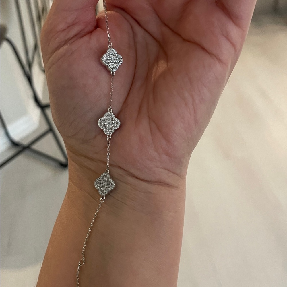 Clover bracelet